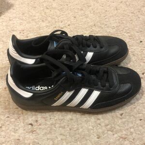 Barely worn classic adidas sambas